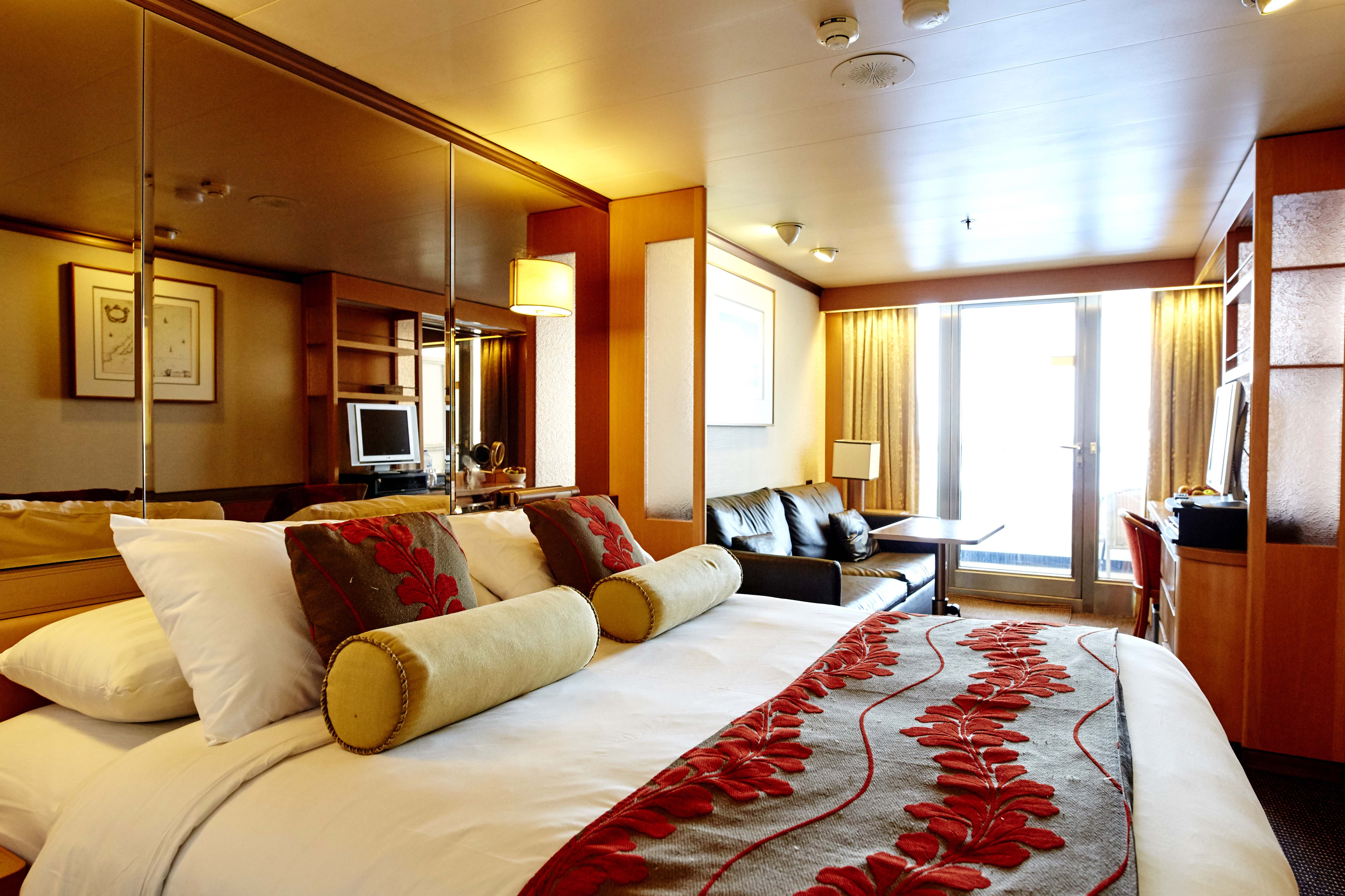 Cruising On Vasco Da Gama Holidays Of Australia The World Great Rail Cruise Holiday Deals In Australia Beyond