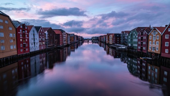 Fly, Stay, Cruise Norway’s Midnight Sun & Northern UK with Holland America