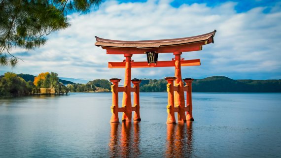 Fly, Stay, Cruise - Japan Explorer with Diamond Princess