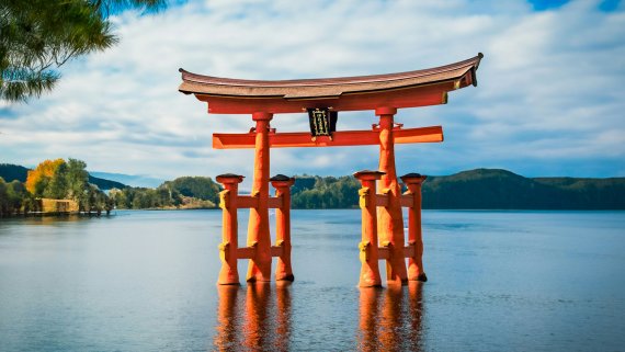 Fly, Stay, Cruise Japan Explorer aboard Diamond Princess