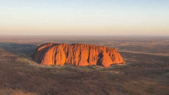 Kati Thanda-Lake Eyre, Uluru and Outback Air Charter